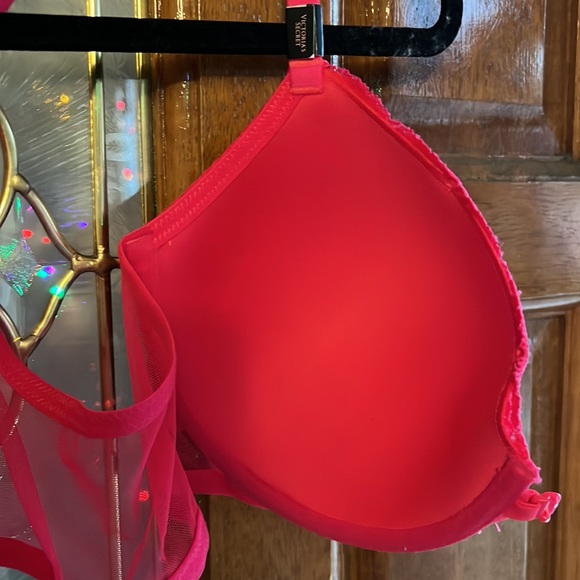 Victoria’s Secret - Razorback Demi Bra - Size 38C - Picture 9 of 10